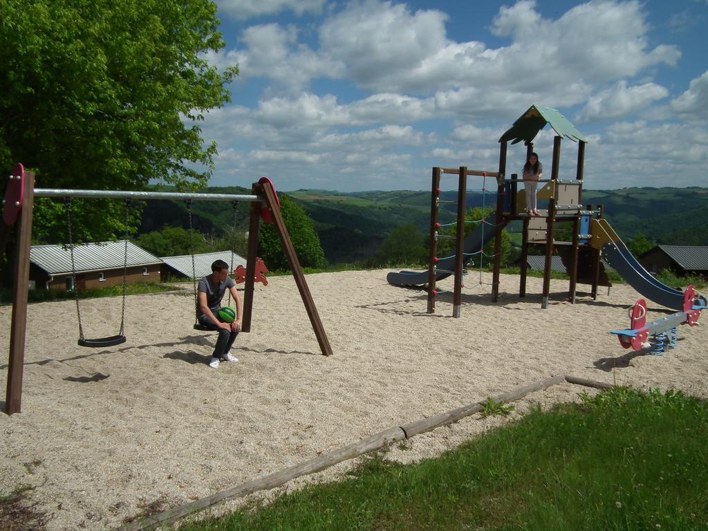Camping Domaine Vallée du Tarn Saint-Cirgue Esterno foto